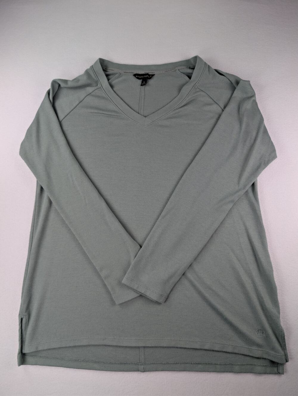 Banana Republic Women’s M Sage Green V Neck Lightweight Pullover